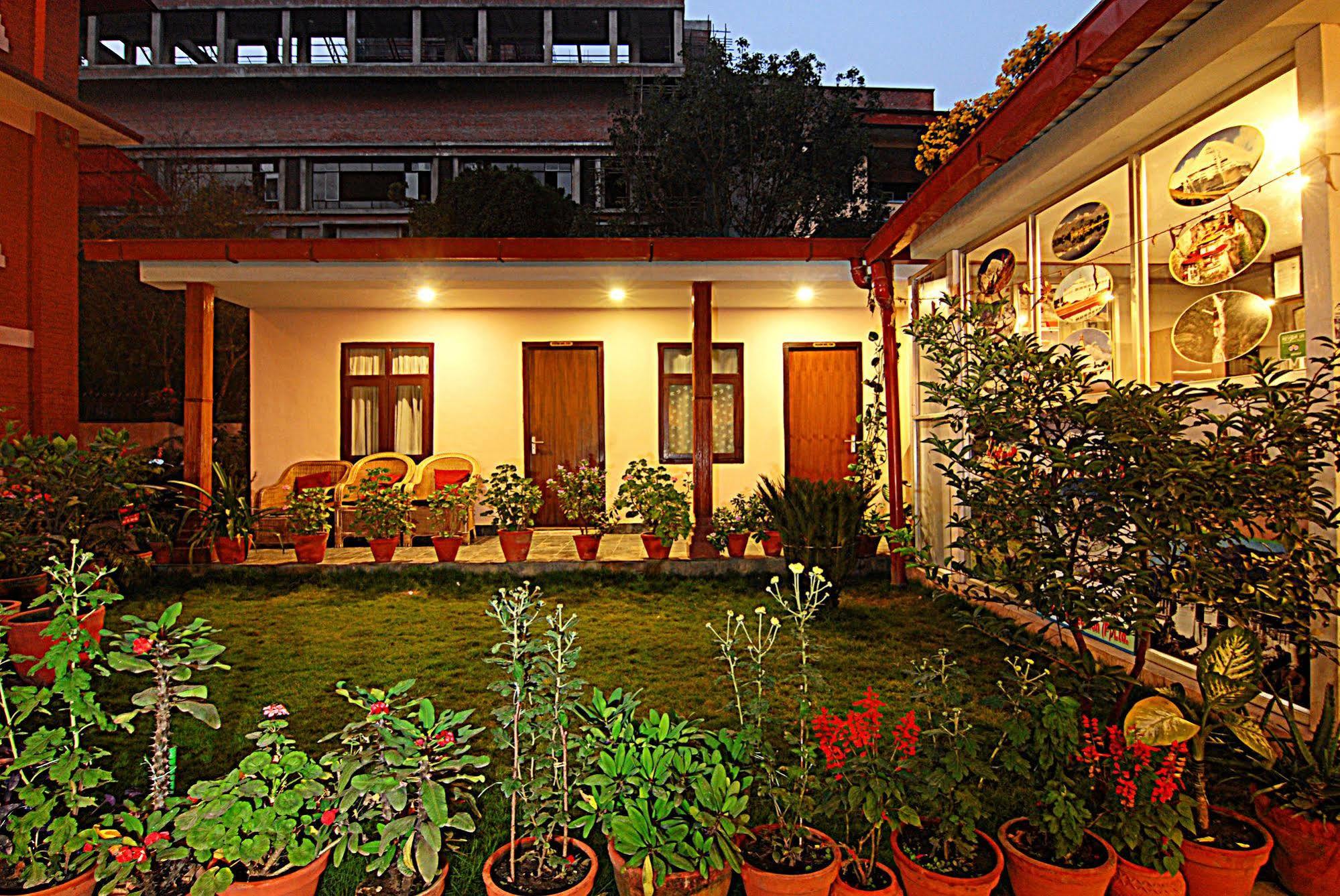 Hotel Amaryllis Katmandu Kültér fotó